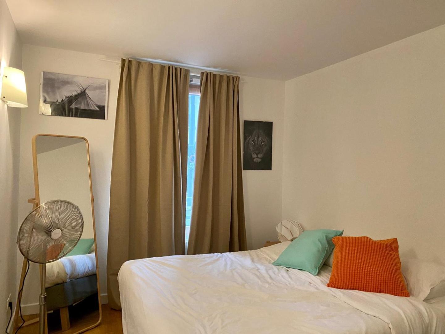 Апартаменты Spacious 1Br | Near City Center & Baby-Friendly! Лион Экстерьер фото